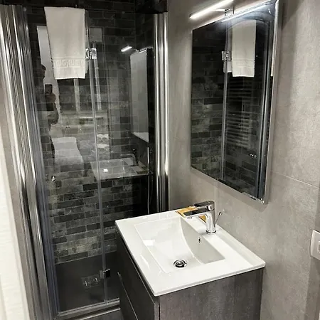 Konukevi One Hundred Garden