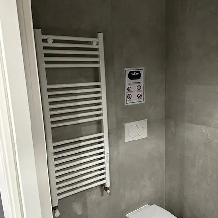 Konukevi One Hundred Garden